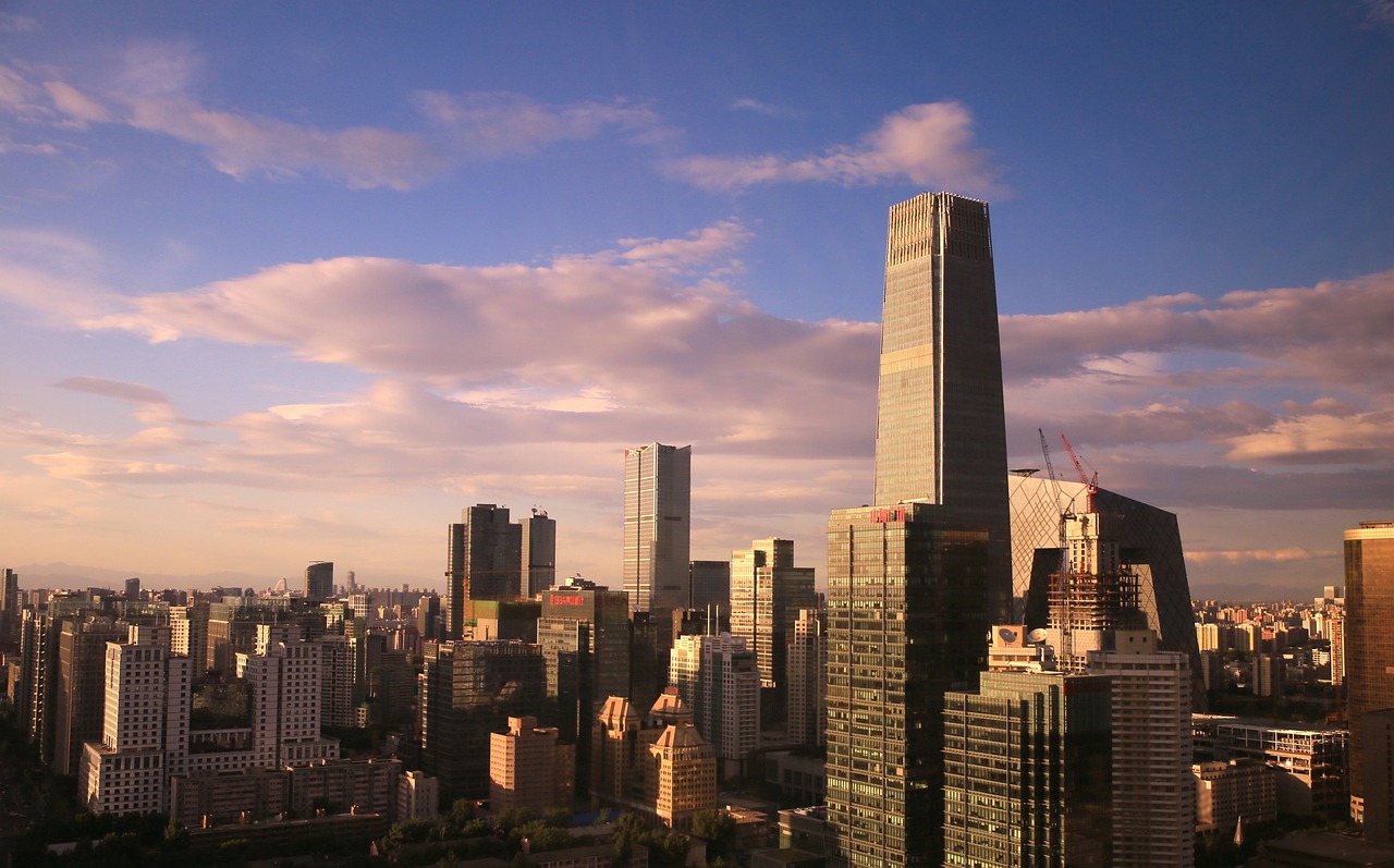 现在投资房产前景怎么样？深度解析当前房地产市场趋势