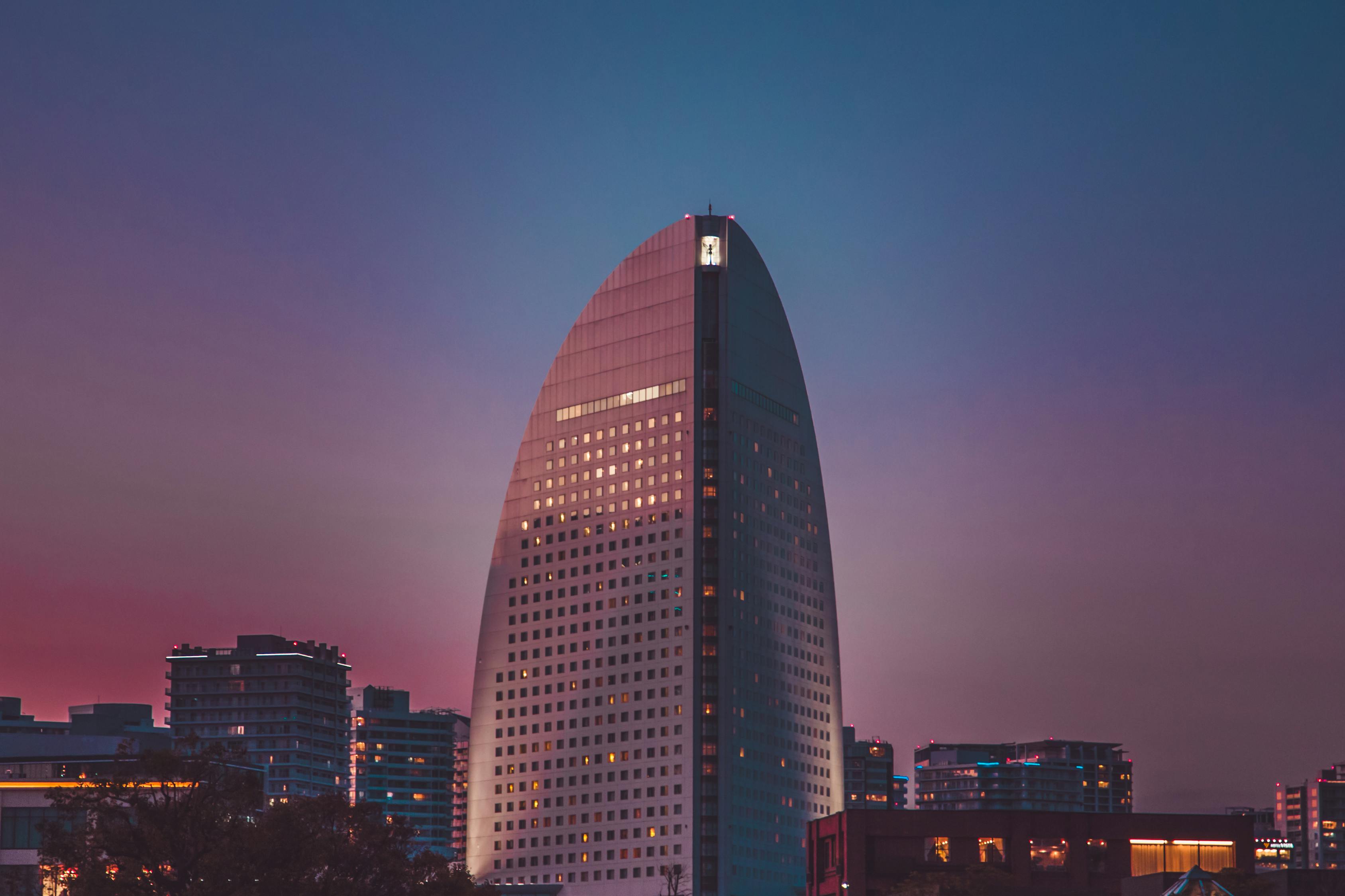买海外房产投资怎么样？深度探讨其优势与挑战