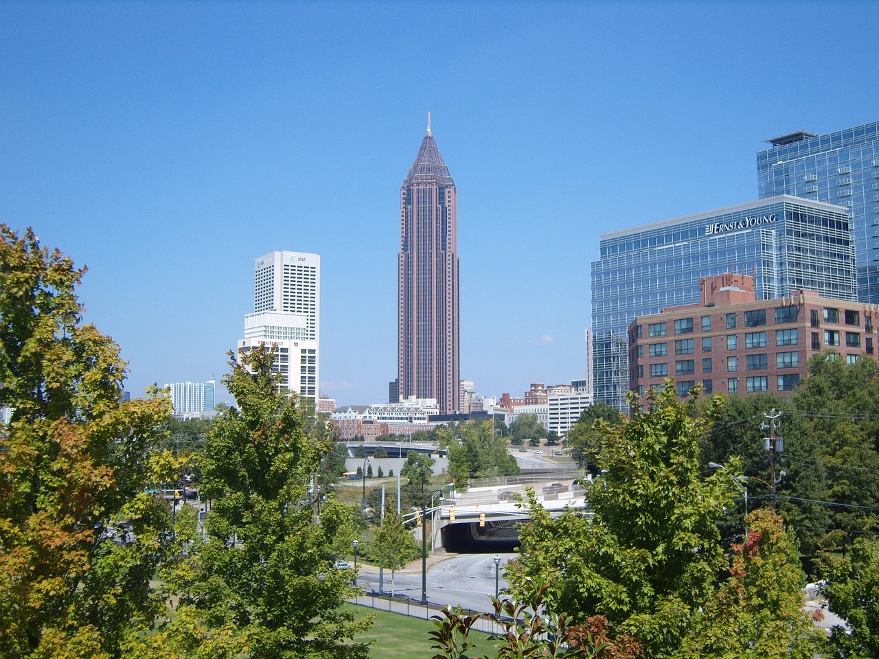 投资杭州房产二手房，前景、优势与策略